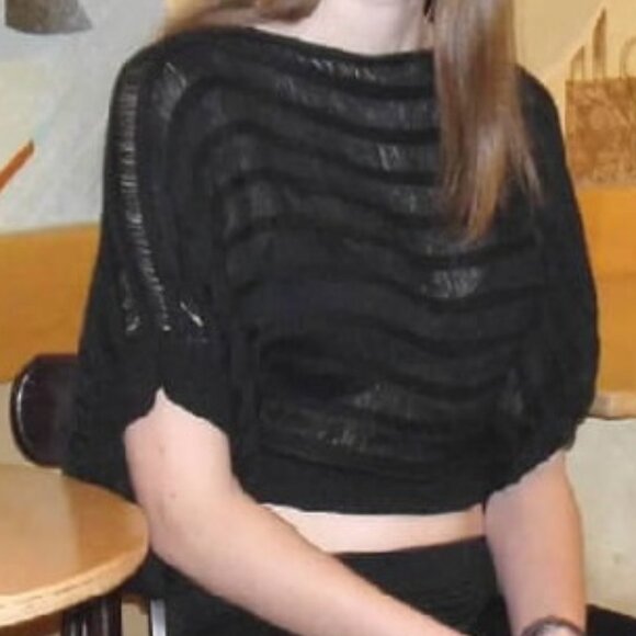 Black Lace Open Weave Crop Top - Picture 4 of 11